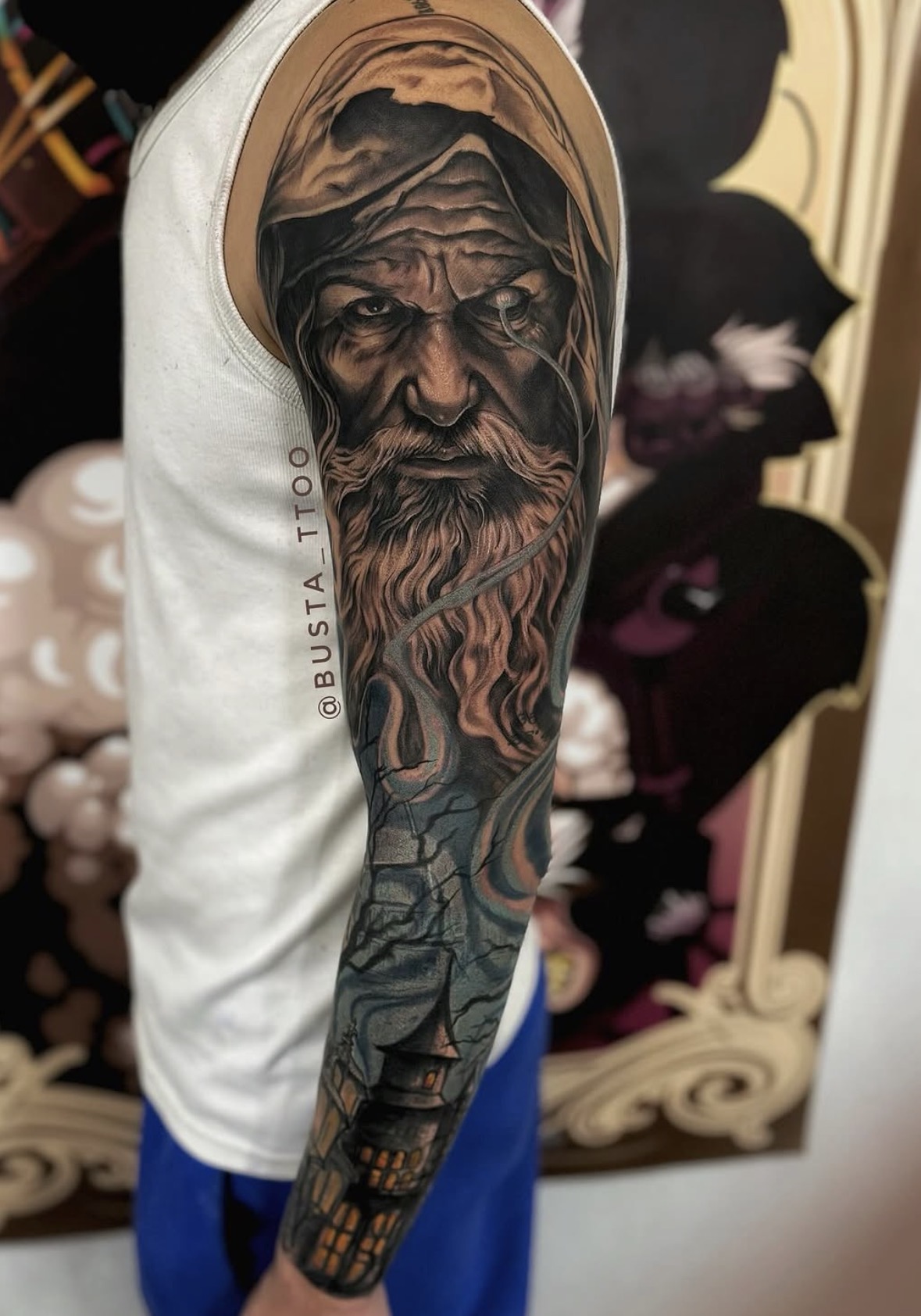 Cover up — brazo completo terminado por Busta Tattoo